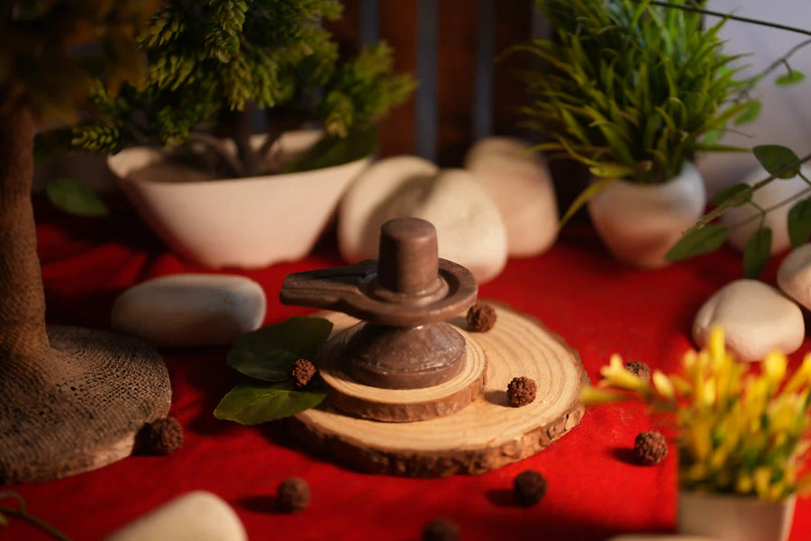 Akhandeshwar Mahadev Shivling