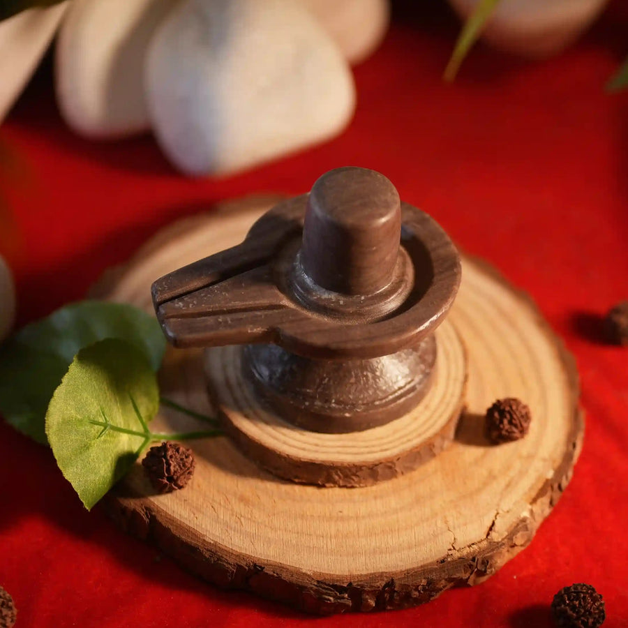 Akhandeshwar Mahadev Shivling