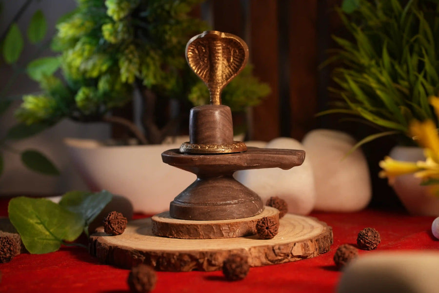 Akhandeshwar Mahadev Shivling